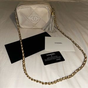 ♥️ CHANEL Crossbody Camera Shoulder Bag Quilted White Lambskin